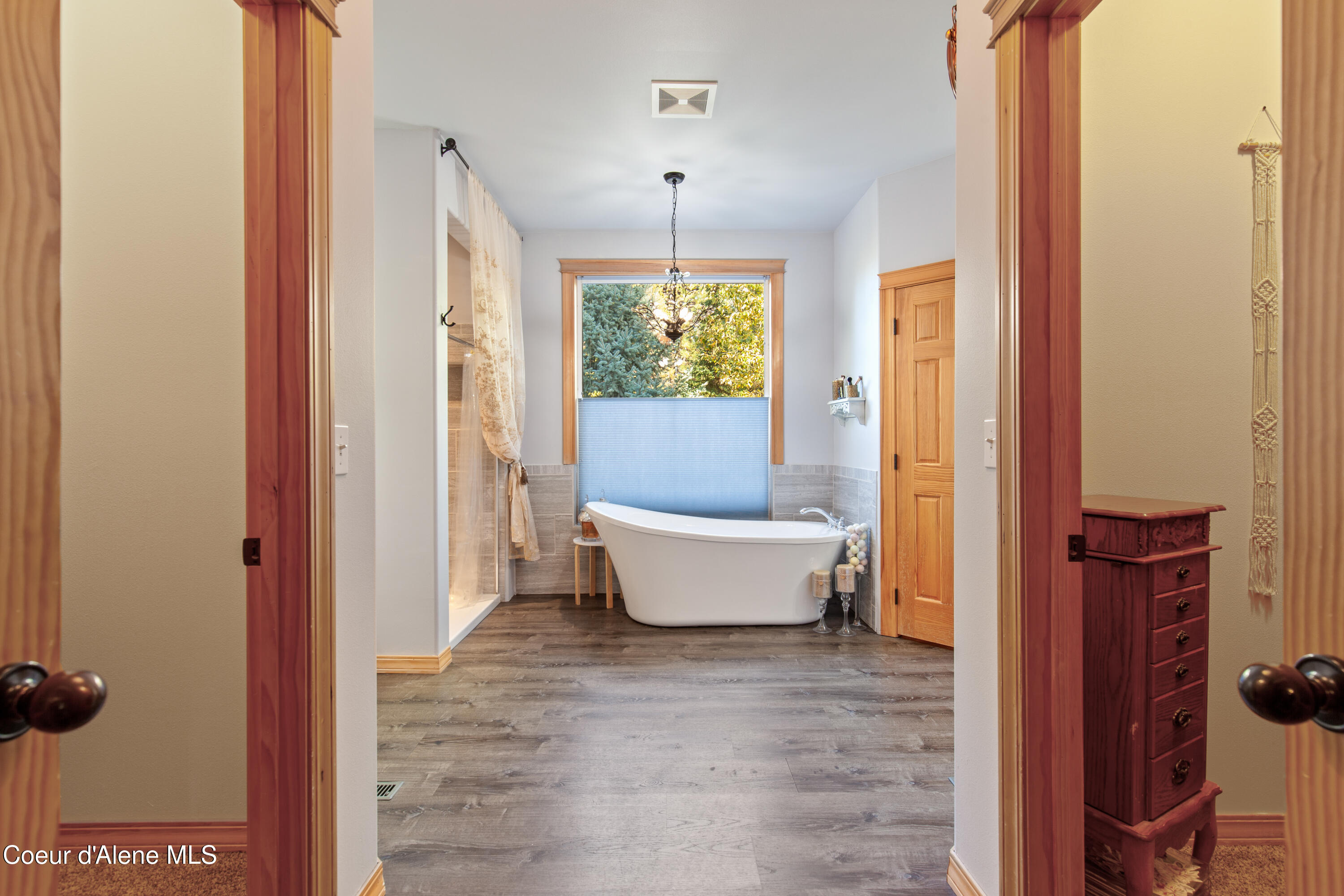 263 Stoneridge Road Blanchard, ID 83804 - Photo 18 of 39 Main Flr Master Bath