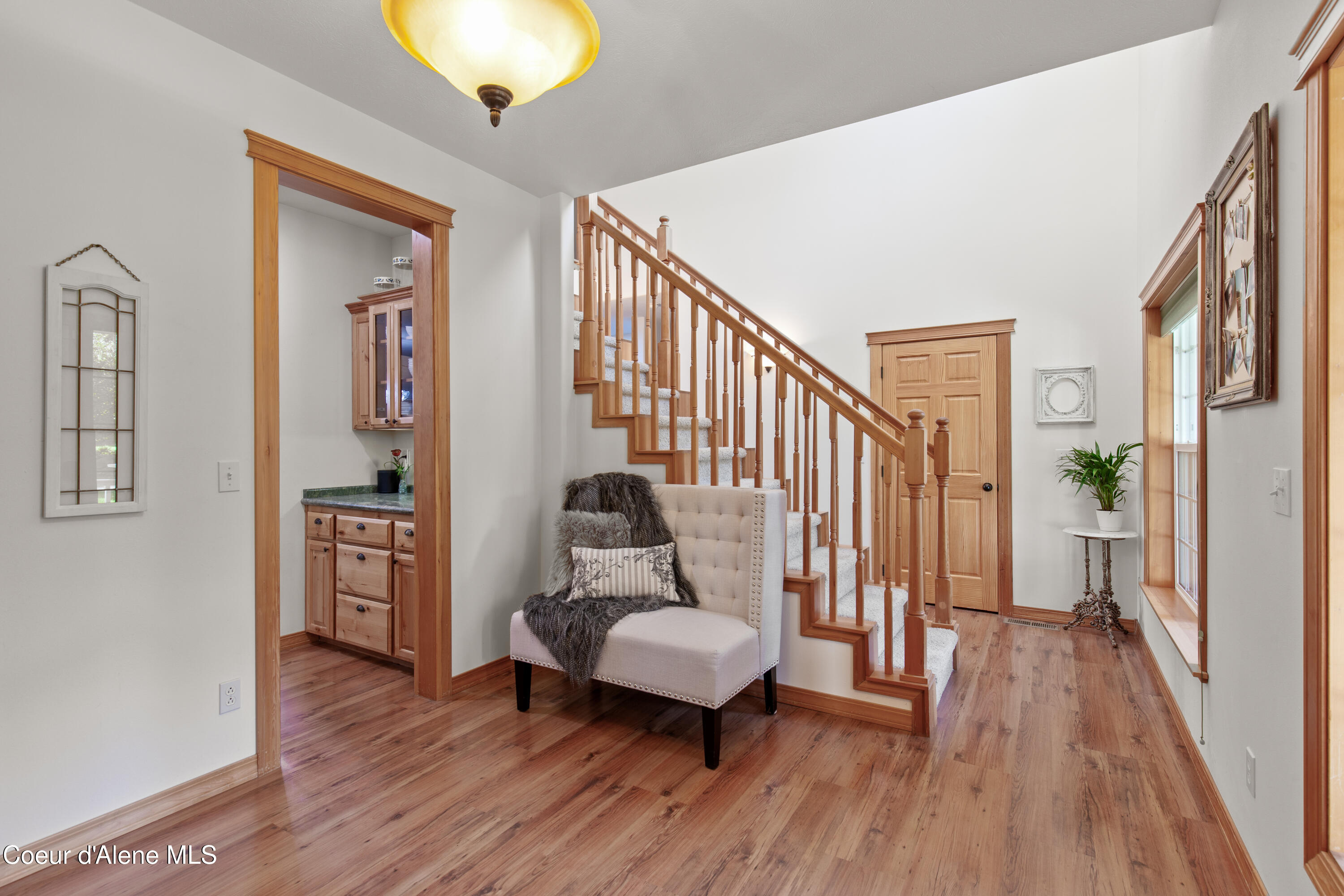 263 Stoneridge Road Blanchard, ID 83804 - Photo 6 of 39 Inviting Entry!