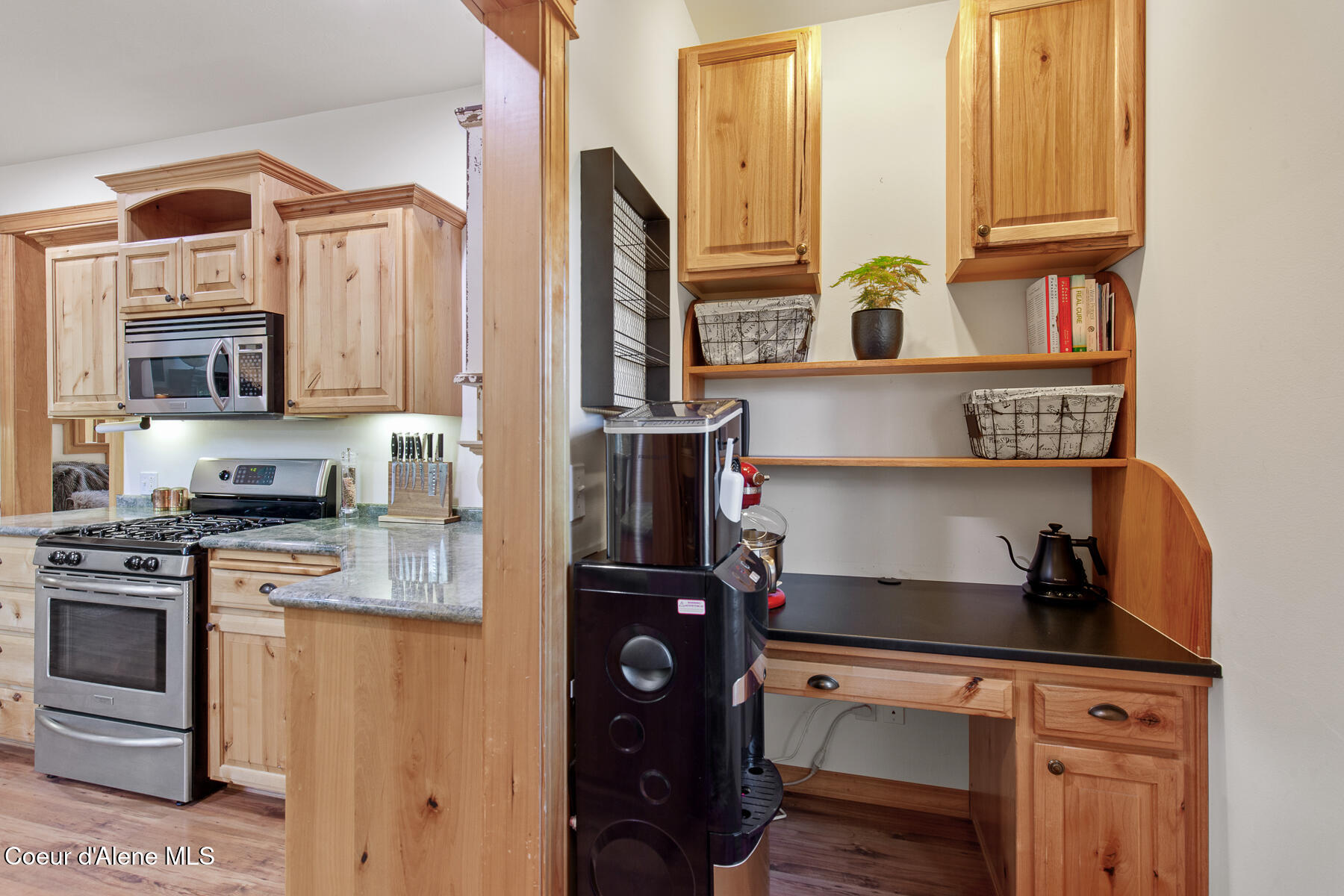 263 Stoneridge Road Blanchard, ID 83804 - Photo 10 of 39 Pantry work space