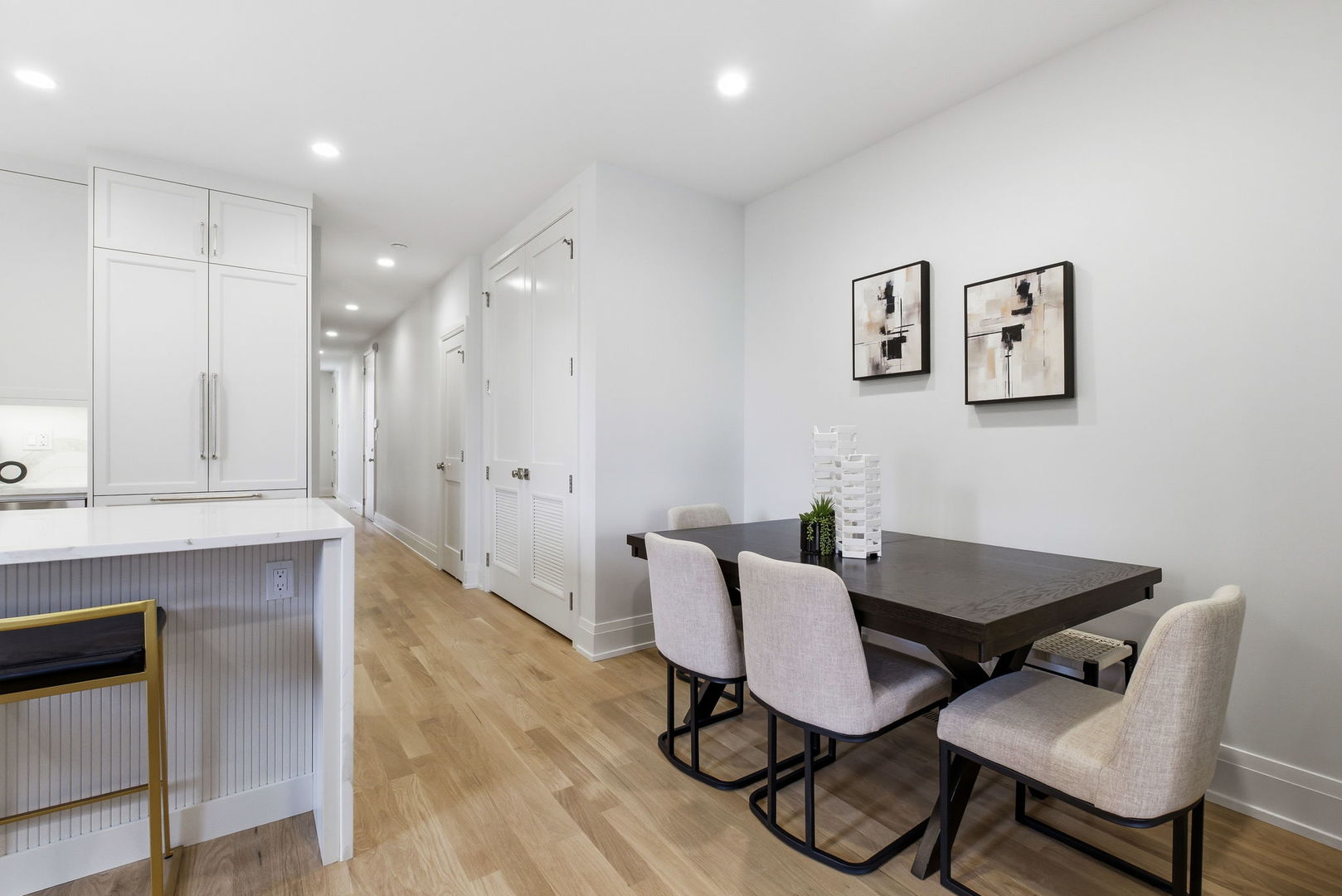 908 West Fullerton Avenue, Unit 2 Chicago, IL 60614 - Photo 11 of 19