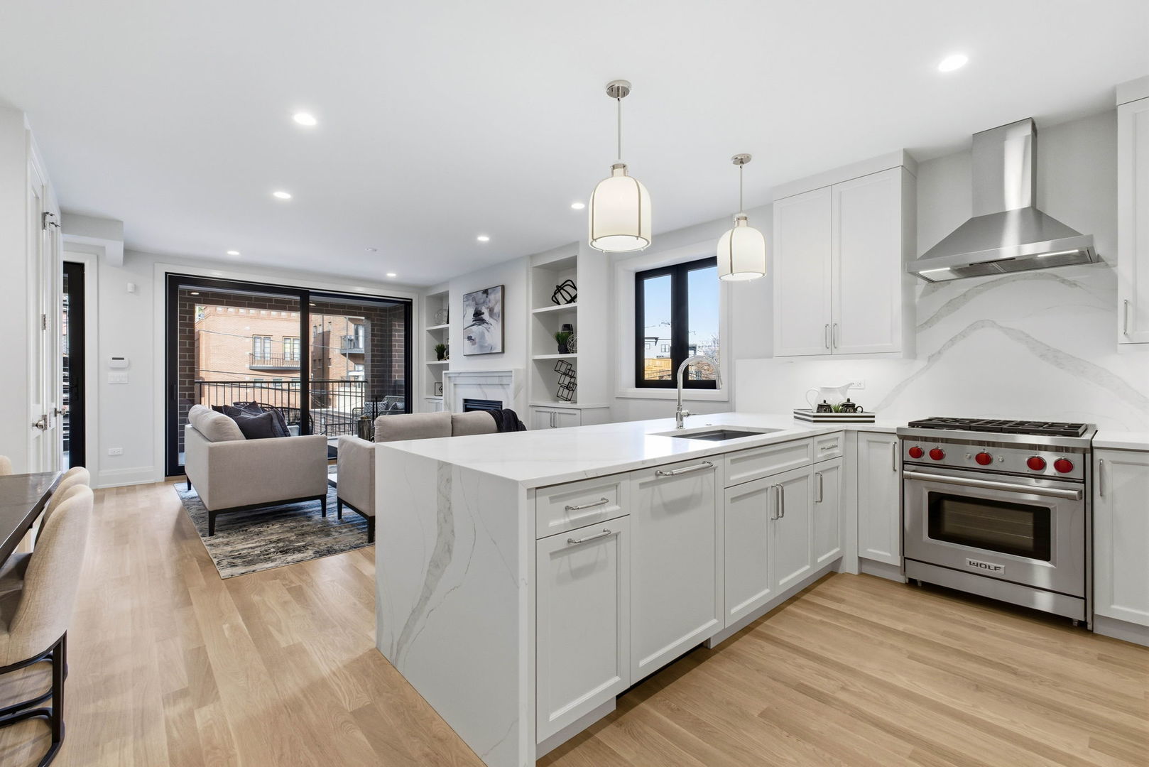 908 West Fullerton Avenue, Unit 2 Chicago, IL 60614 - Photo 3 of 19