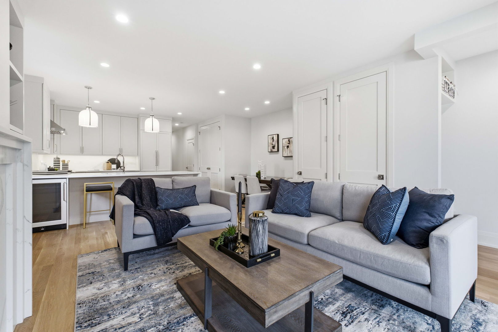 908 West Fullerton Avenue, Unit 2 Chicago, IL 60614 - Photo 7 of 19