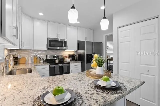 $5,000 | 14009 Dominion Court, Tampa, FL 33613