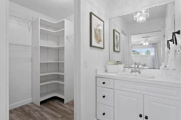 $4,000 | 14009 Dominion Court, Tampa, FL 33613