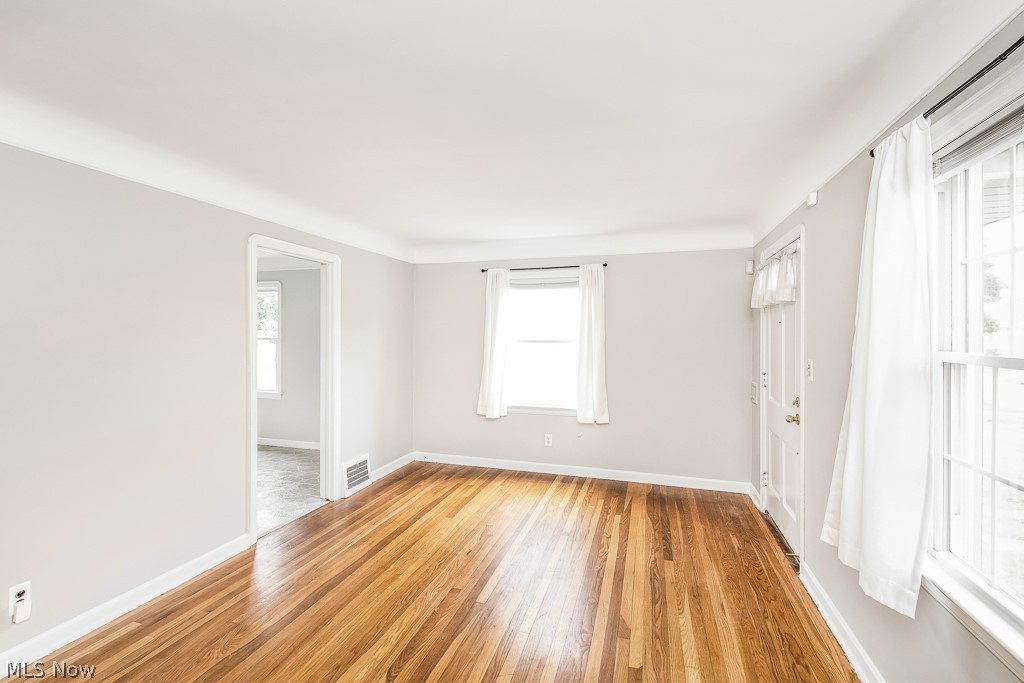 3175 Joslyn Road Cleveland, OH 44111 - Photo 5 of 25 Gallery Image 5