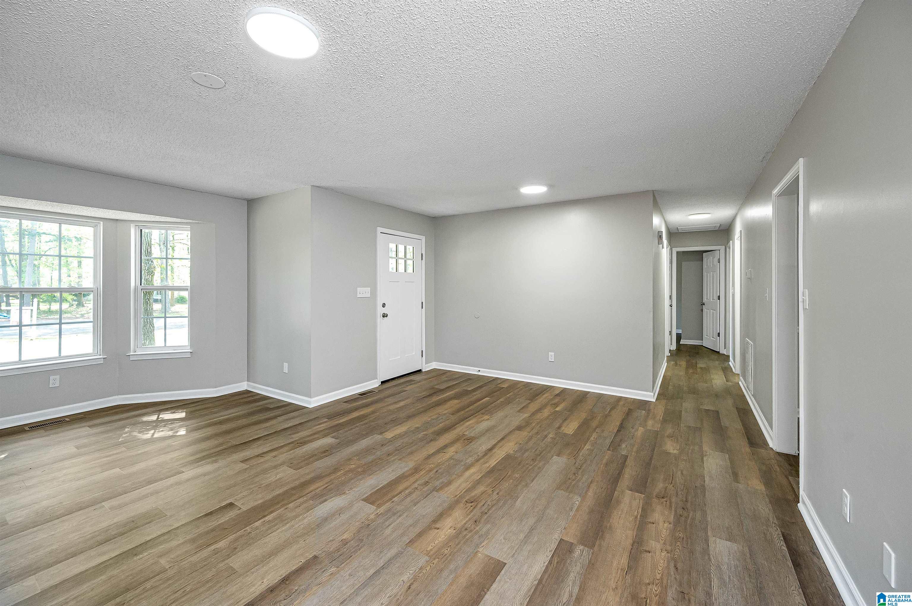629 Scott Drive Moody, AL 35004 - Photo 4 of 33