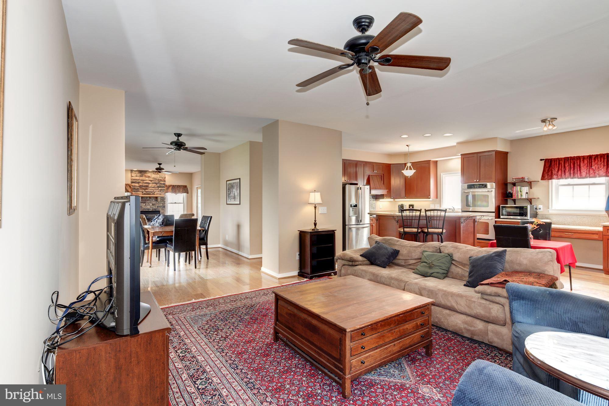 7230 River Drive Road Baltimore, MD 21219 - Photo 19 of 29 Family Room