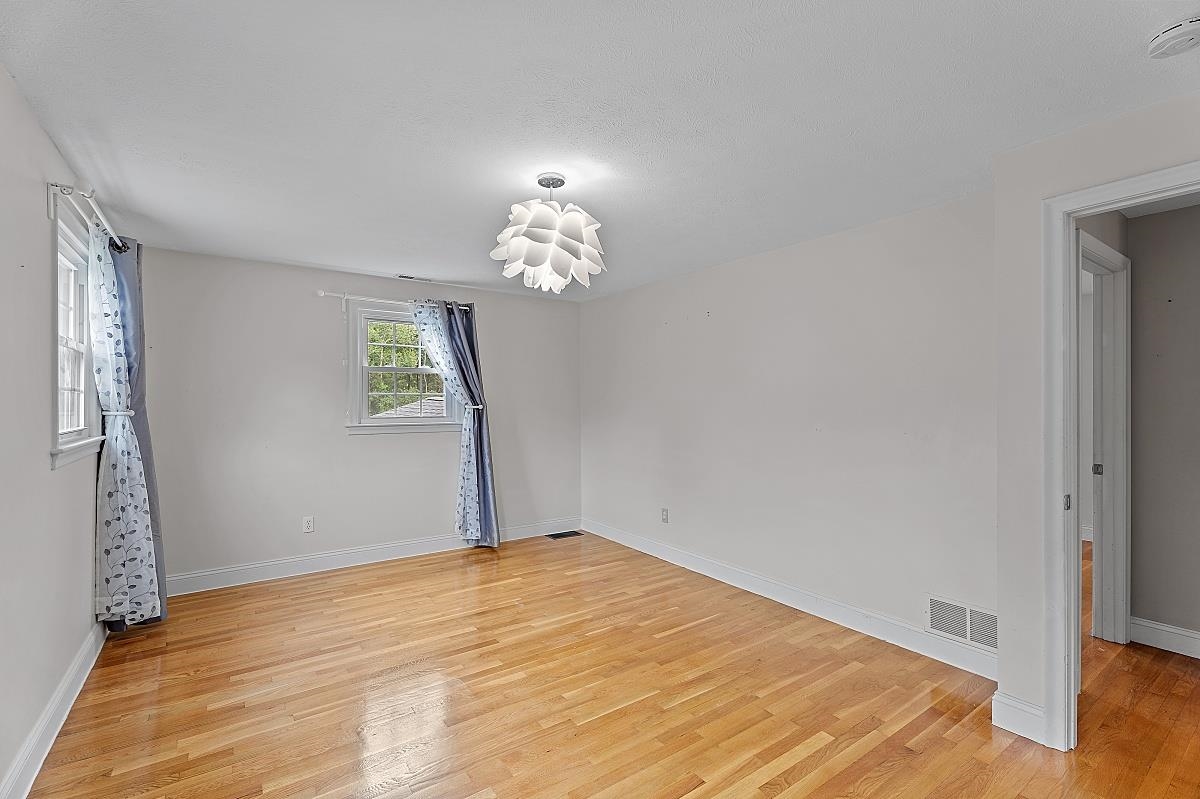 7 Vassar Drive Pelham, NH 03076 - Photo 11 of 37