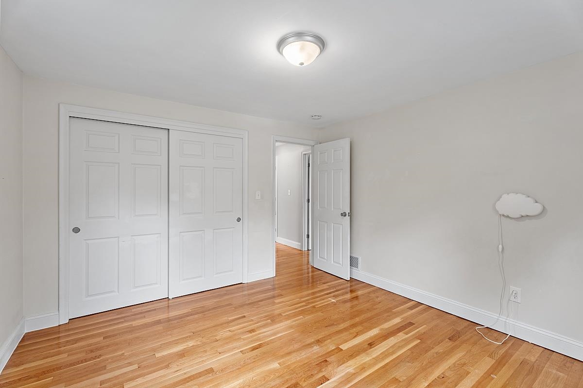 7 Vassar Drive Pelham, NH 03076 - Photo 15 of 37