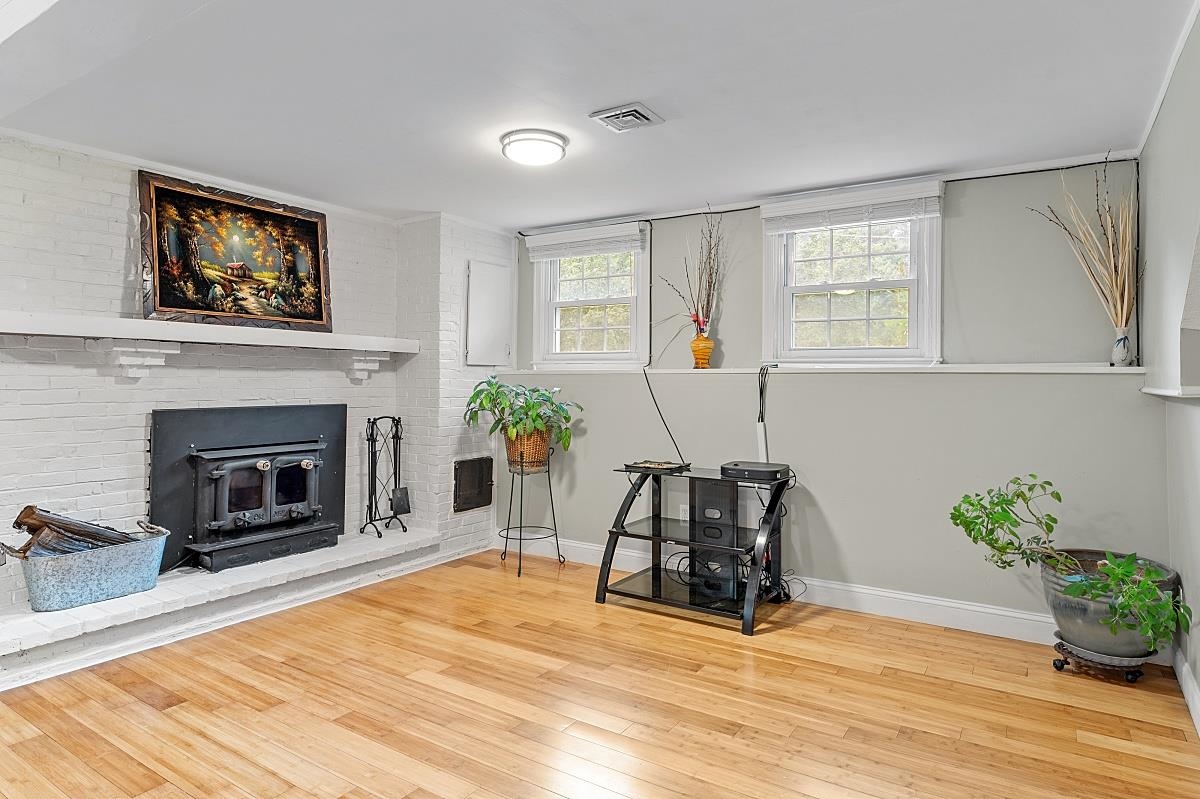 7 Vassar Drive Pelham, NH 03076 - Photo 19 of 37