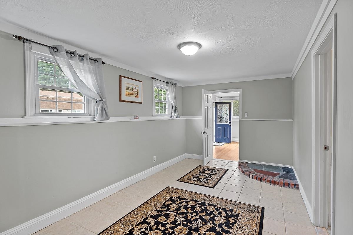 7 Vassar Drive Pelham, NH 03076 - Photo 21 of 37