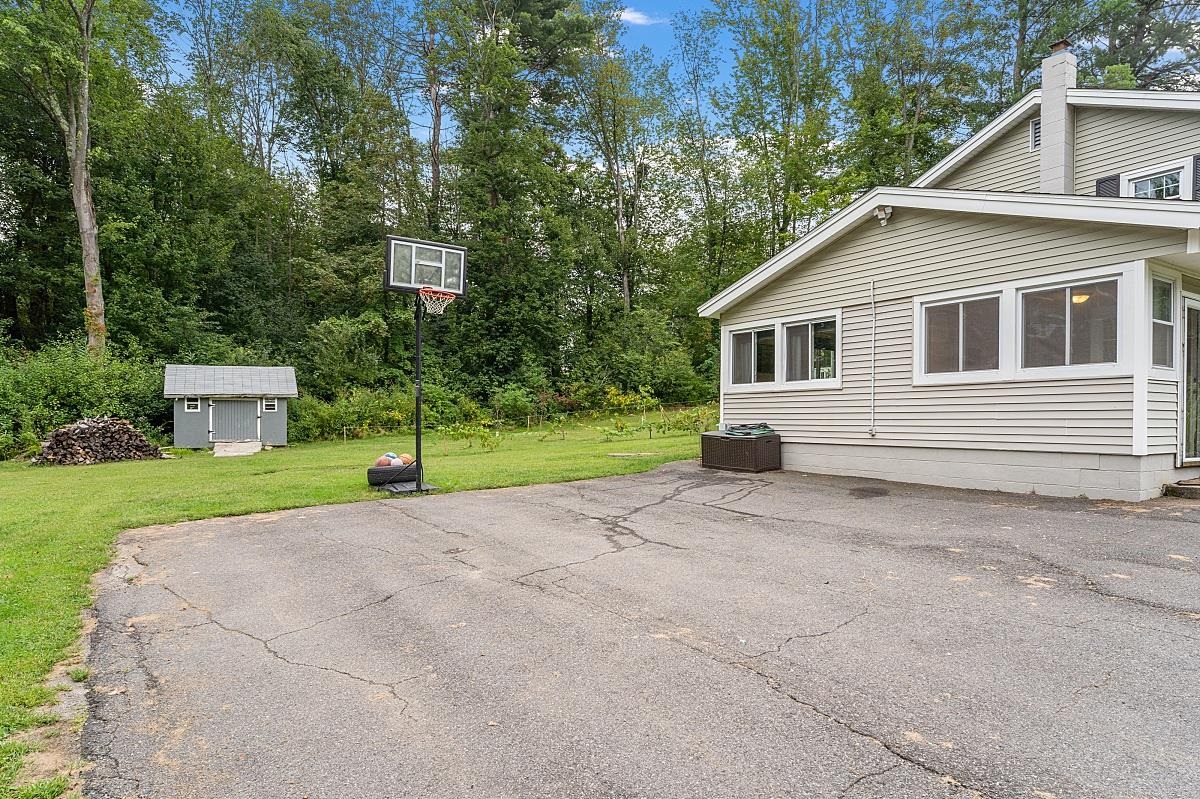 7 Vassar Drive Pelham, NH 03076 - Photo 32 of 37