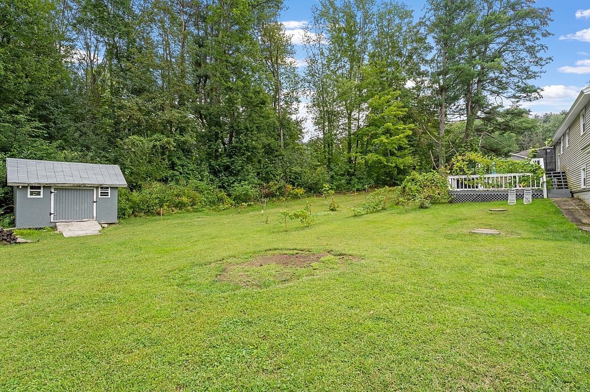 7 Vassar Drive Pelham, NH 03076 - Photo 33 of 37