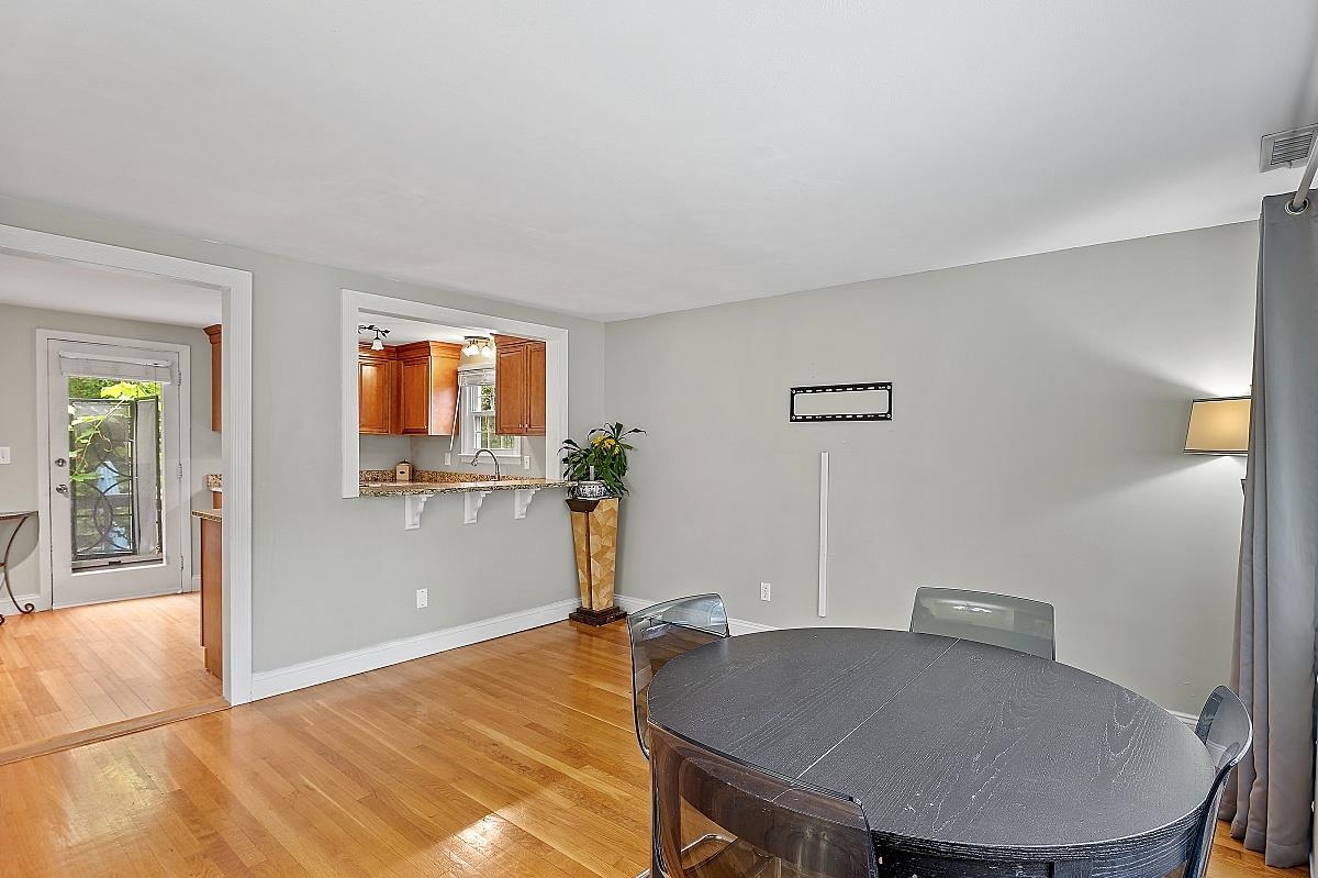 7 Vassar Drive Pelham, NH 03076 - Photo 7 of 37