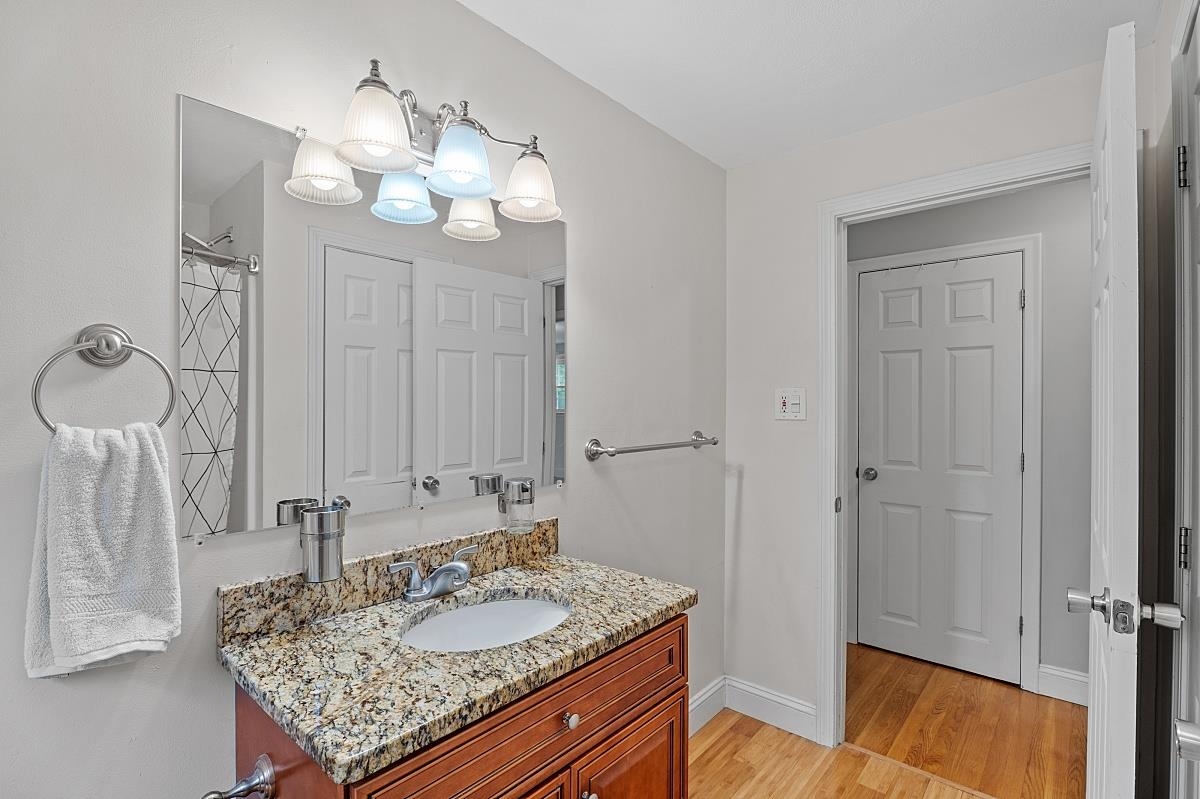 7 Vassar Drive Pelham, NH 03076 - Photo 10 of 37