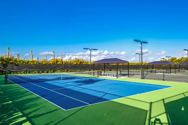 a view of a tennis court