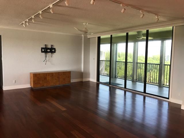 1627 Riverview Road, Unit 815 Deerfield Beach, FL 33441 - Photo 11 of 30 GREAT ROOM