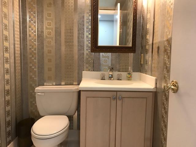1627 Riverview Road, Unit 815 Deerfield Beach, FL 33441 - Photo 13 of 30 GUEST BATH