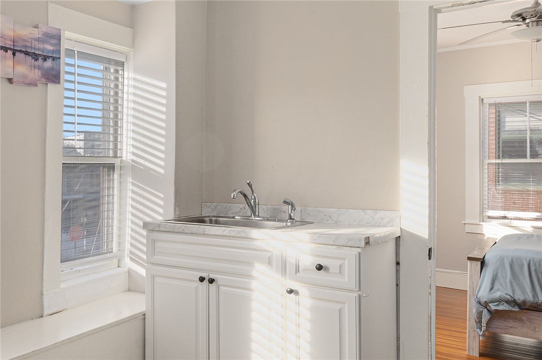 21 Spring Street, Unit 2 Newport, RI 02840 - Photo 13 of 28