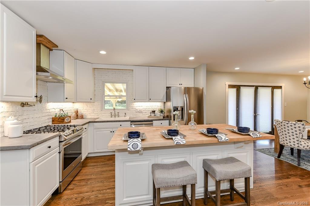 400 Lansdowne Road Charlotte, NC 28270 - Photo 7 of 25 Gallery Image 7