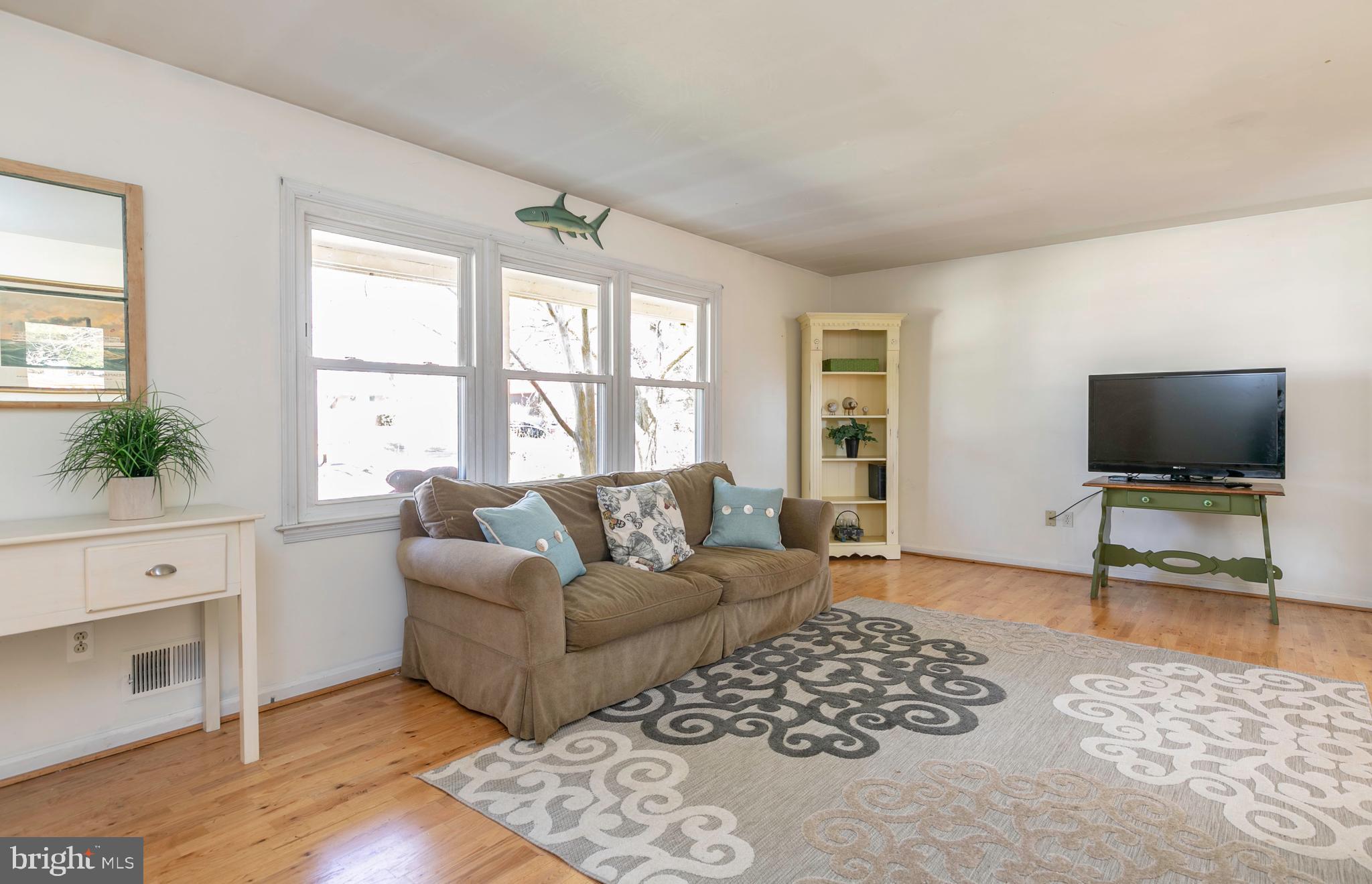 108 Rutledge Road Queenstown, MD 21658 - Photo 10 of 37 A lot of natural light with the three windows