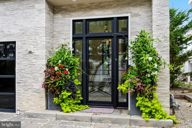 $6,499,000 | 11 South 3rd Street, Surf City, NJ 08008