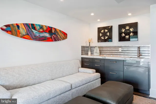 $6,499,000 | 11 South 3rd Street, Surf City, NJ 08008