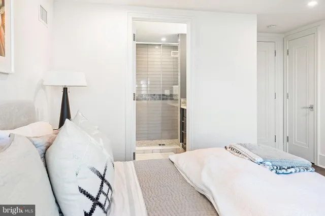 $6,499,000 | 11 South 3rd Street, Surf City, NJ 08008