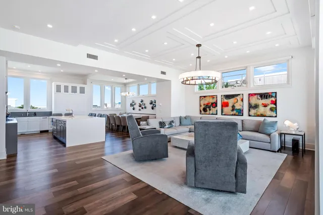 $6,499,000 | 11 South 3rd Street, Surf City, NJ 08008