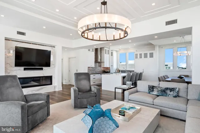 $6,499,000 | 11 South 3rd Street, Surf City, NJ 08008