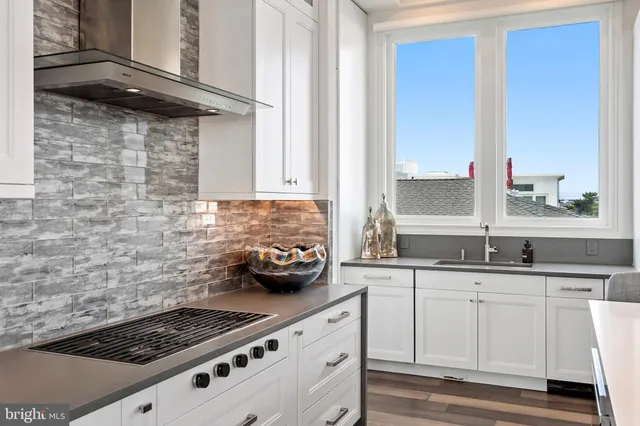 $6,499,000 | 11 South 3rd Street, Surf City, NJ 08008