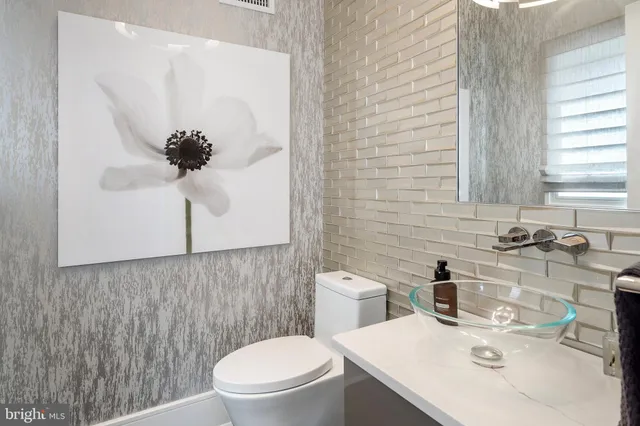 $6,499,000 | 11 South 3rd Street, Surf City, NJ 08008