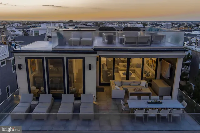 $6,499,000 | 11 South 3rd Street, Surf City, NJ 08008