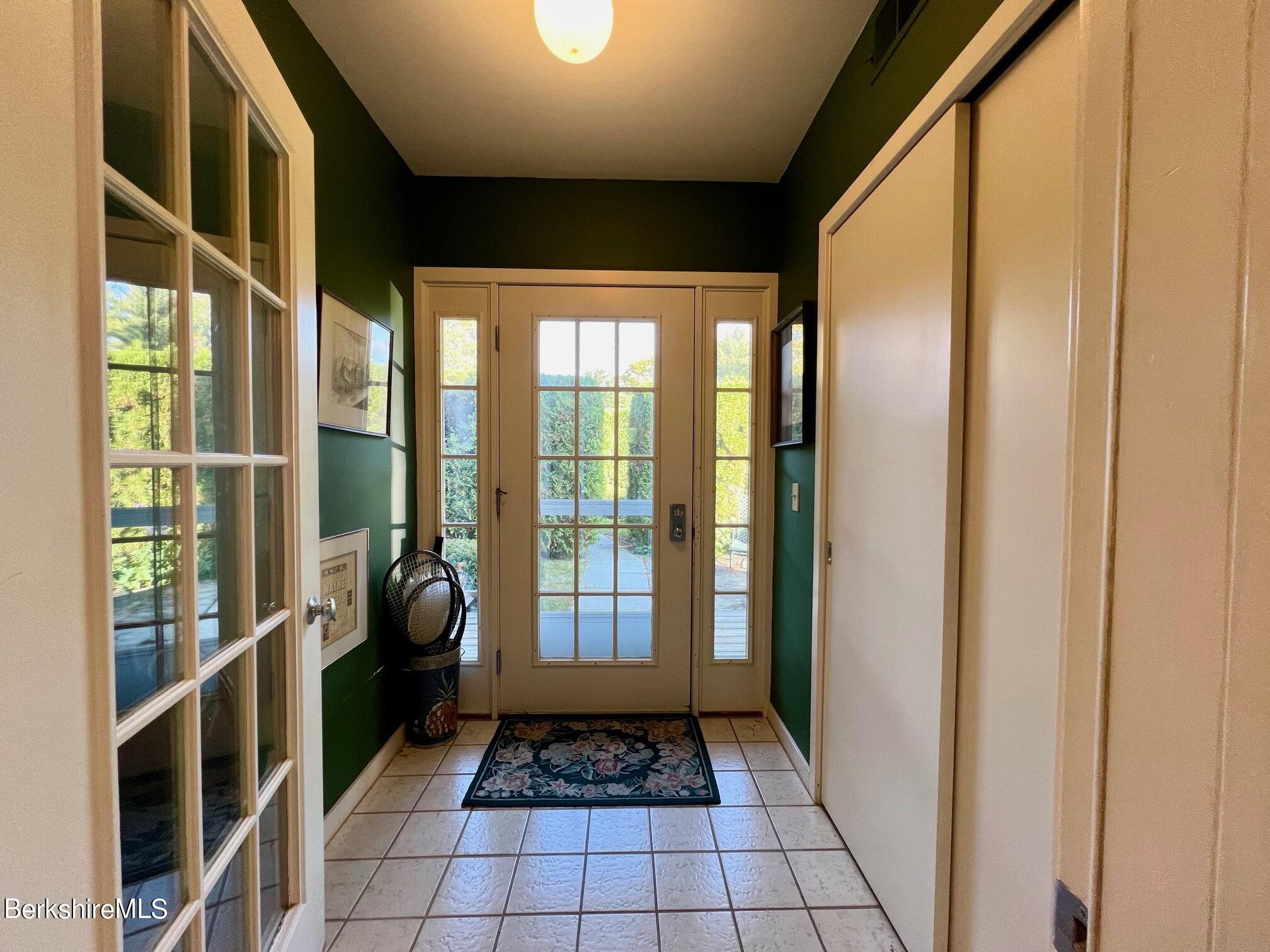 19 Hawthorne Road, Unit S2C Stockbridge, MA 01262 - Photo 8 of 41 a hallway with a window