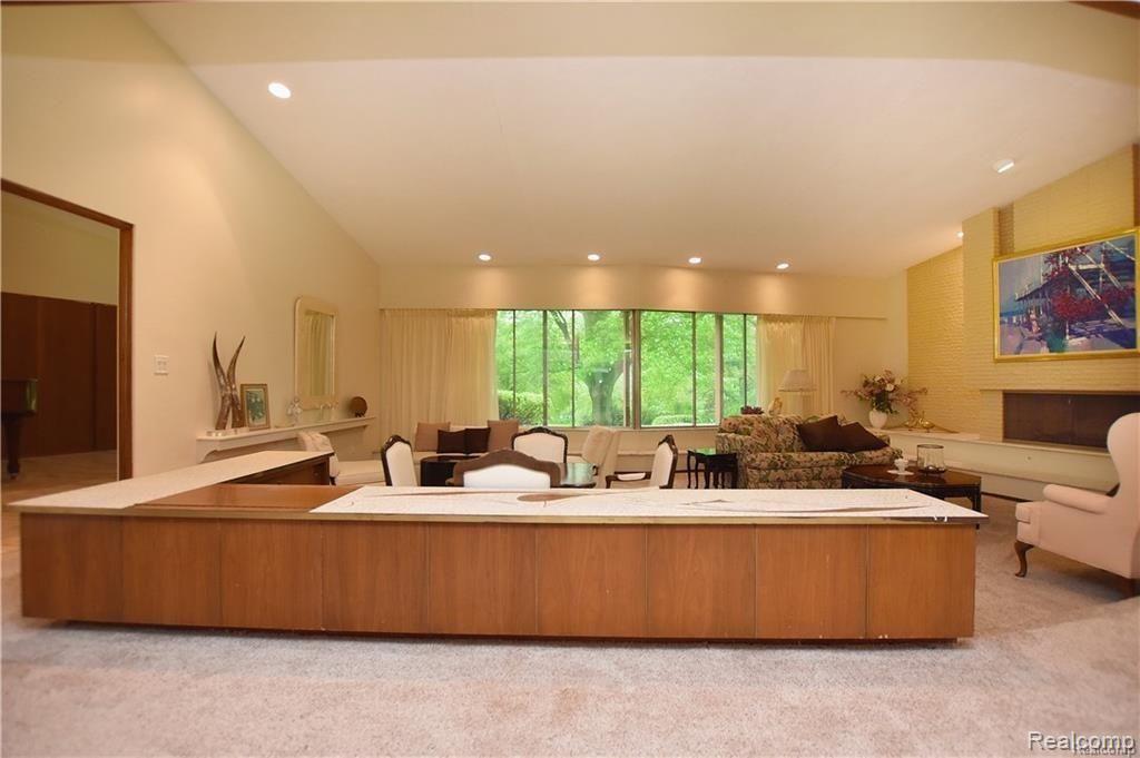 4850 Charing Cross Road Bloomfield Hills, MI 48304 - Photo 9 of 24 9.jpg
