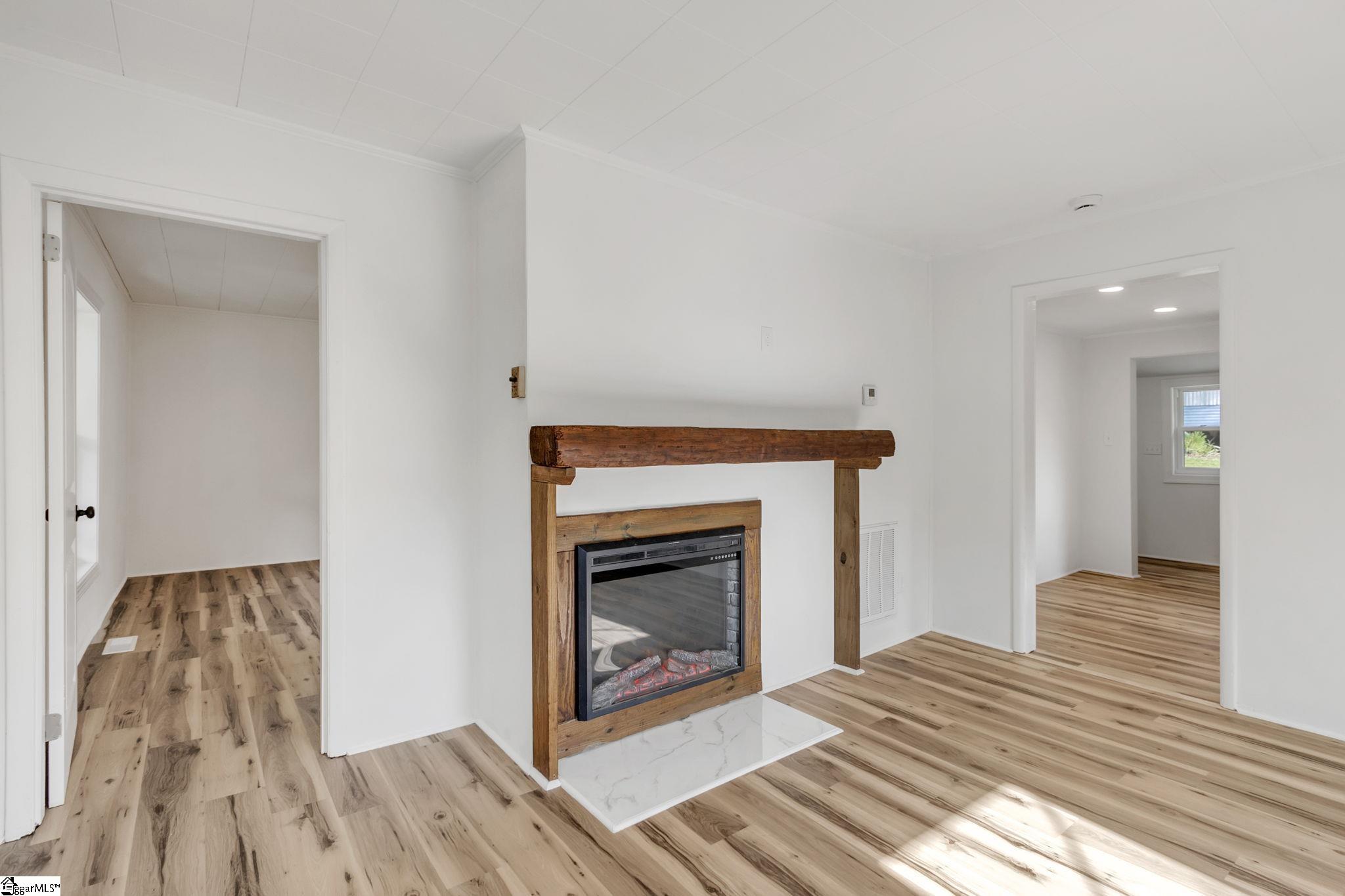 1227 Spring Street Spartanburg, SC 29307 - Photo 4 of 15 Gallery Image 4