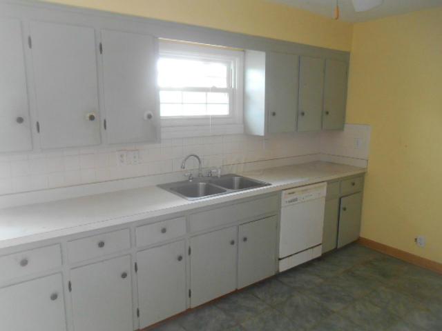 6045 Refugee Road Pickerington, OH 43147 - Photo 12 of 20