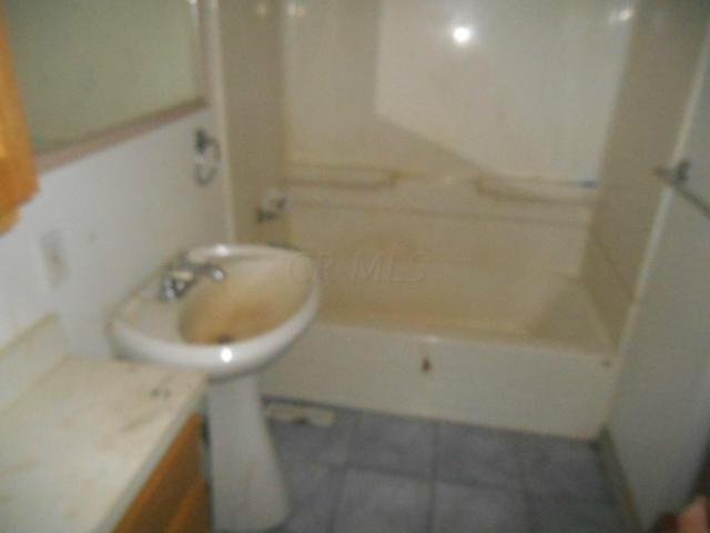 6045 Refugee Road Pickerington, OH 43147 - Photo 19 of 20
