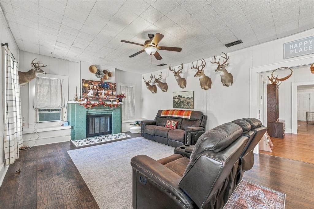 218 Rogan Street Gorman, TX 76454 - Photo 4 of 36 Gallery Image 4