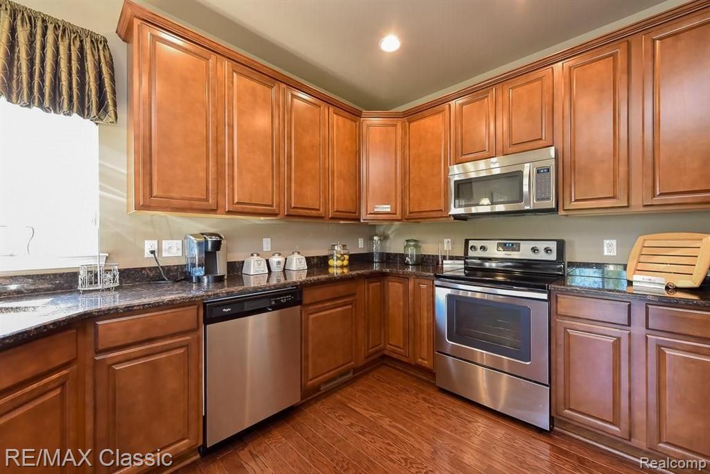 49287 Hawksburry Road Canton, MI 48188 - Photo 58 of 95 Gallery Image 58