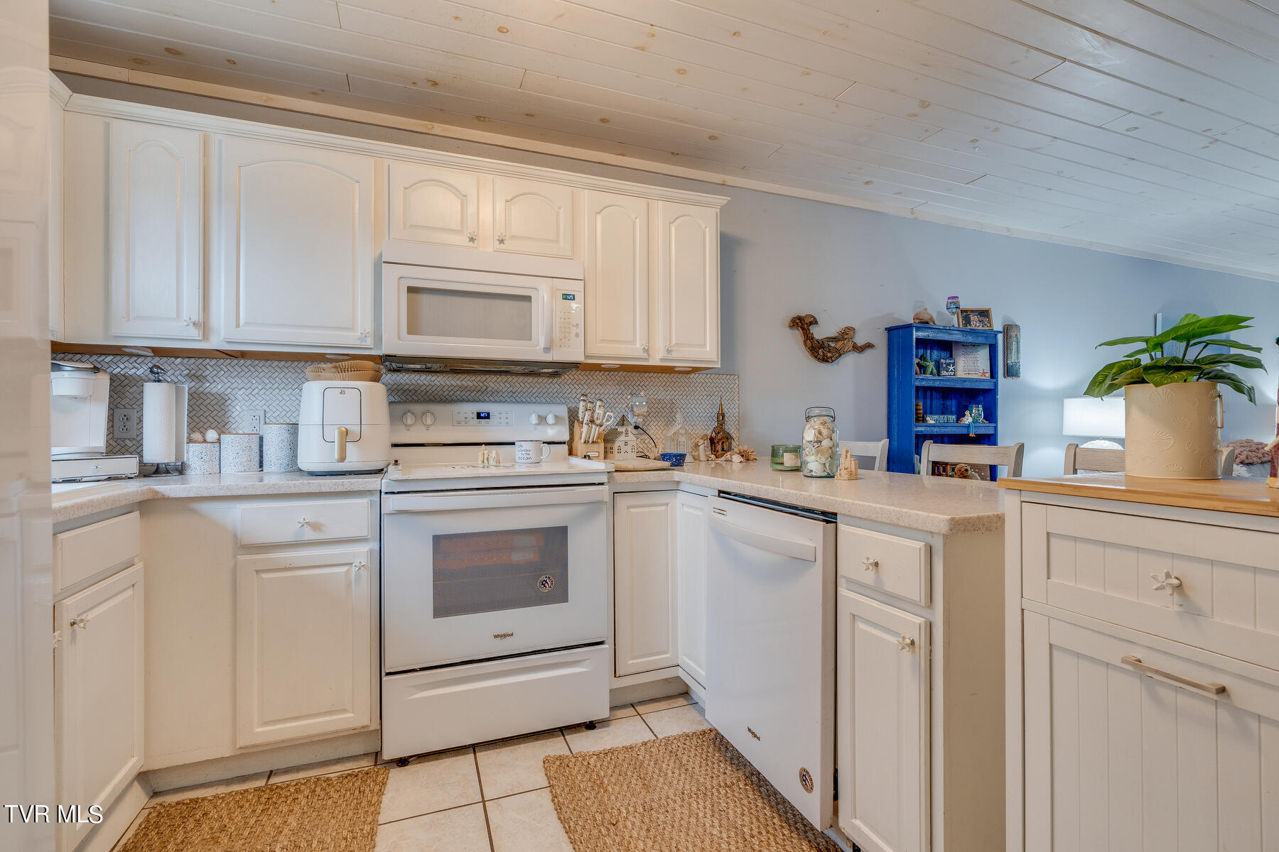 461 J A Hodge Road, Unit 7 Piney Flats, TN 37686 - Photo 10 of 27 010