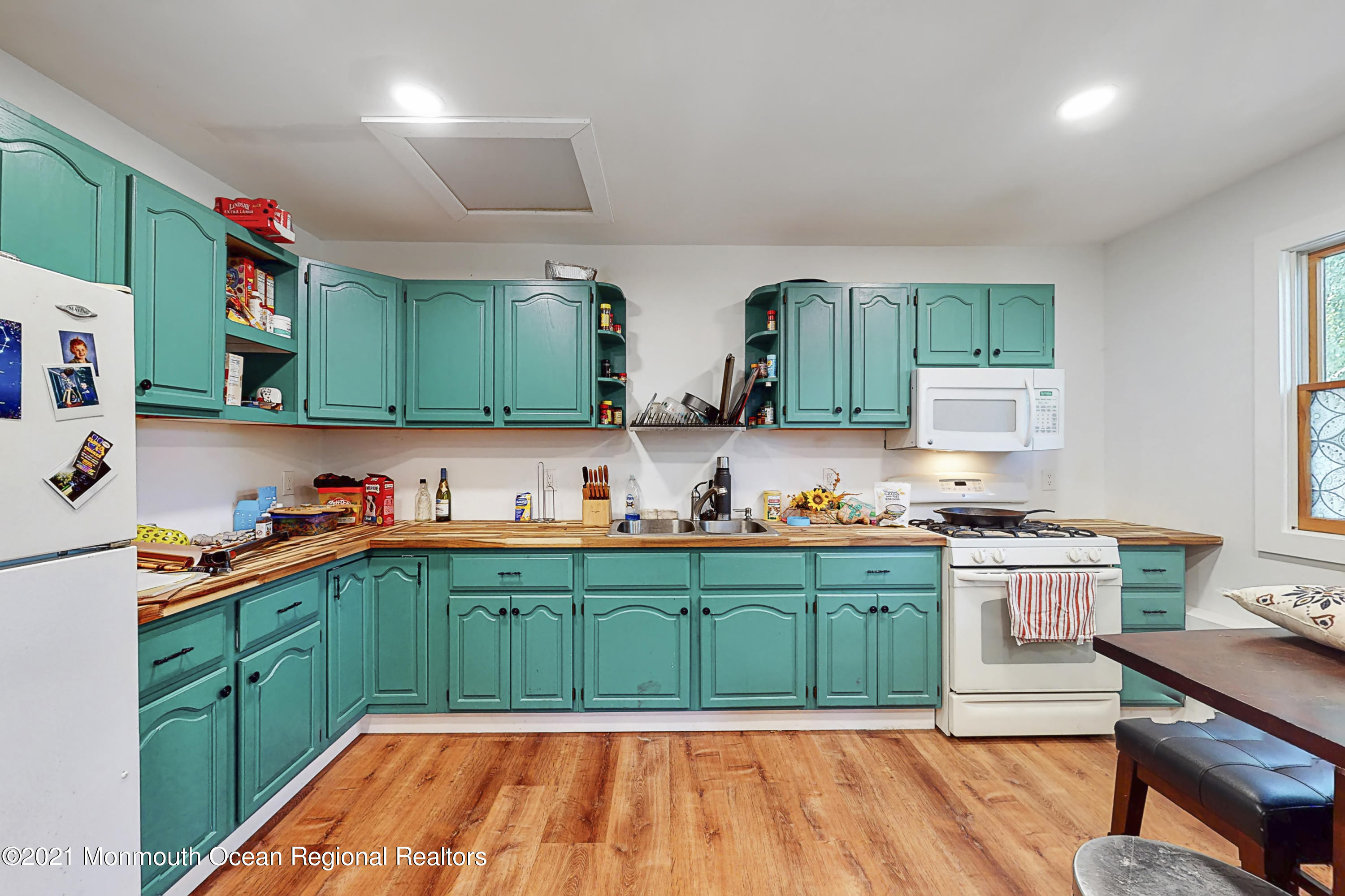 22 Sunnyside Road Howell, NJ 07731 - Photo 22 of 36 Mother daughter