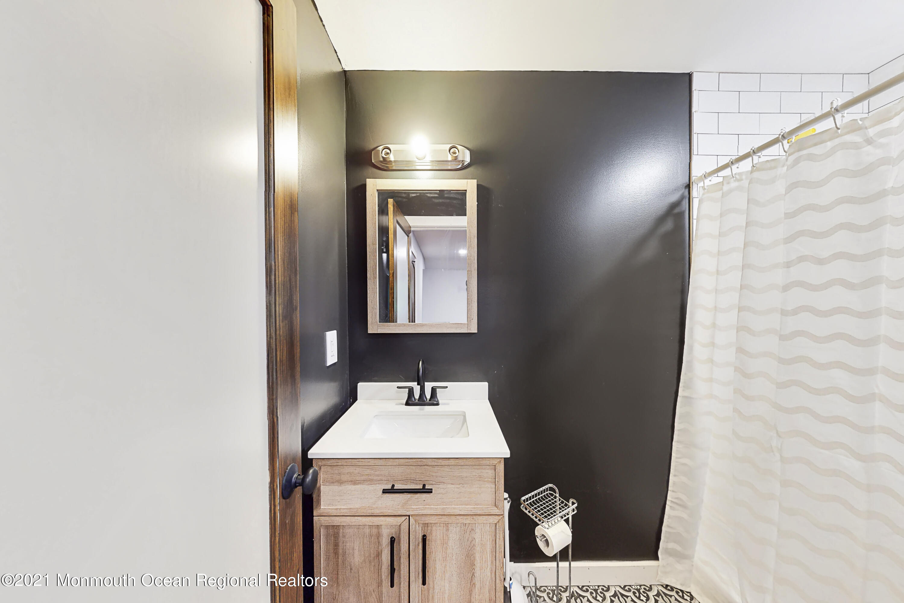 22 Sunnyside Road Howell, NJ 07731 - Photo 8 of 36 Master Bath