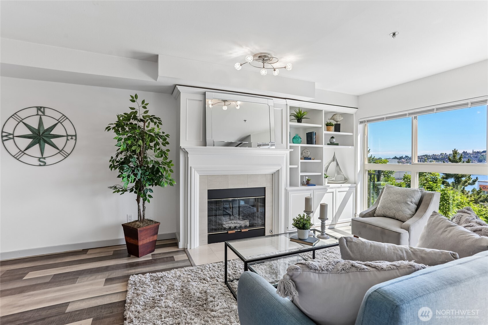 701 Galer Street, Unit 813 Seattle, WA 98109 - Photo 2 of 40