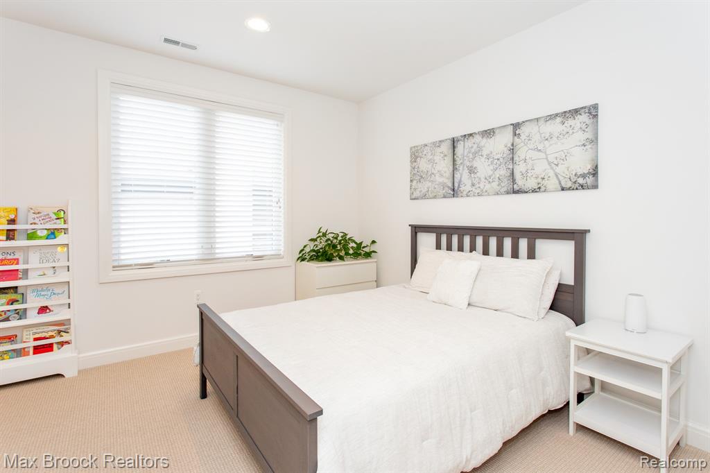 25925 York Road Royal Oak, MI 48067 - Photo 67 of 88