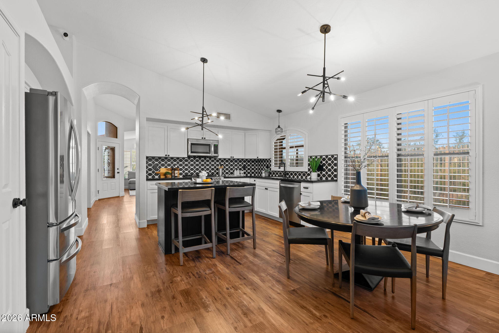 4602 East Swilling Road Phoenix, AZ 85050 - Photo 15 of 44 Kitchen