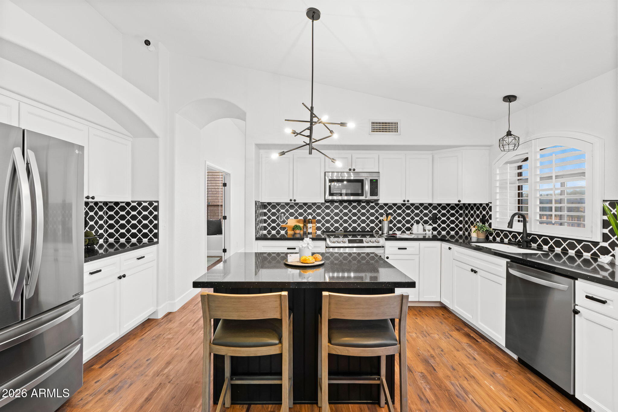4602 East Swilling Road Phoenix, AZ 85050 - Photo 16 of 44 Kitchen