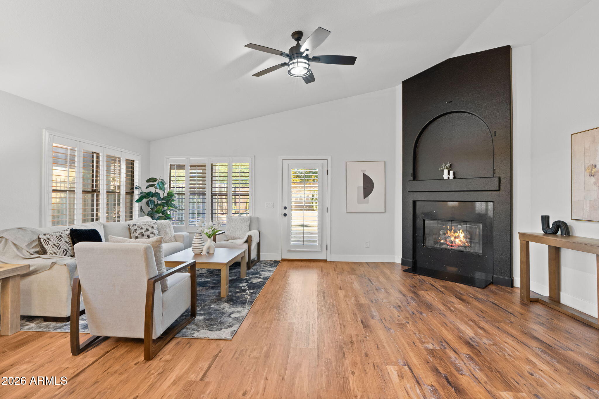 4602 East Swilling Road Phoenix, AZ 85050 - Photo 8 of 44 Family Room