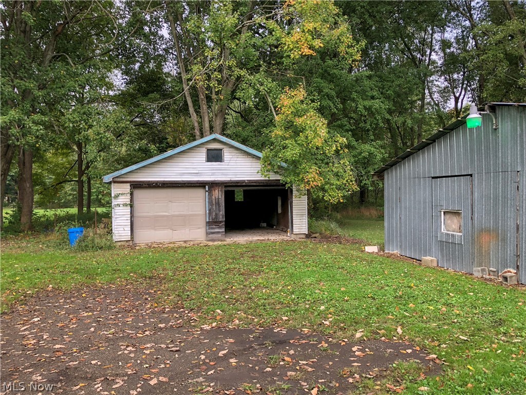 2072 South Leavitt Road Southwest Warren, OH 44481 - Photo 2 of 13
