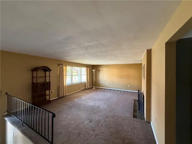 a view of livingroom and window